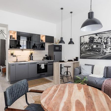 Two-Bedroom Apartment Next To Music Academy Budapest Exterior foto