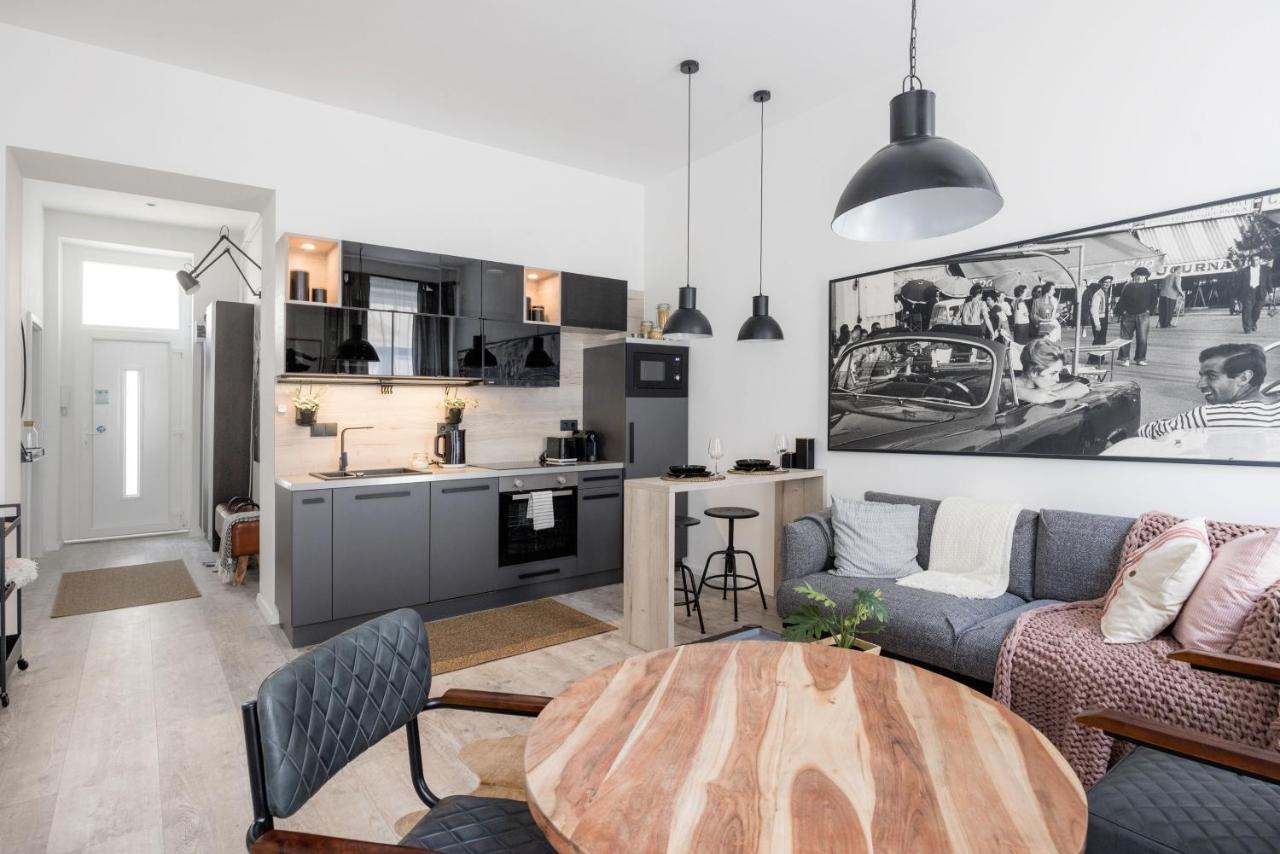 Two-Bedroom Apartment Next To Music Academy Budapest Exterior foto