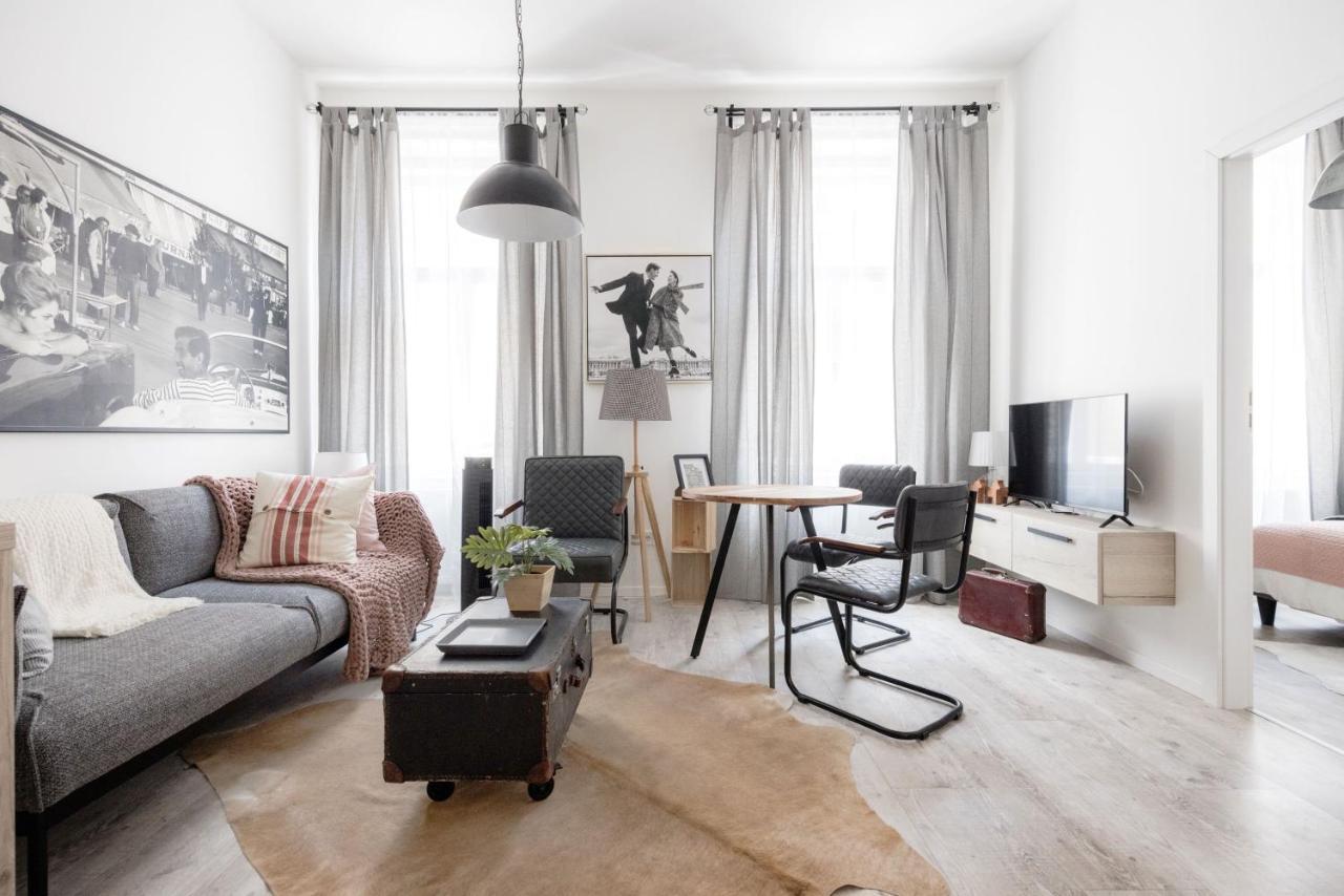 Two-Bedroom Apartment Next To Music Academy Budapest Exterior foto