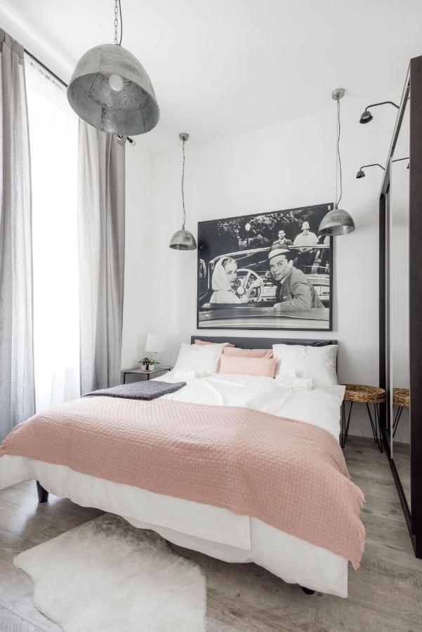 Two-Bedroom Apartment Next To Music Academy Budapest Exterior foto