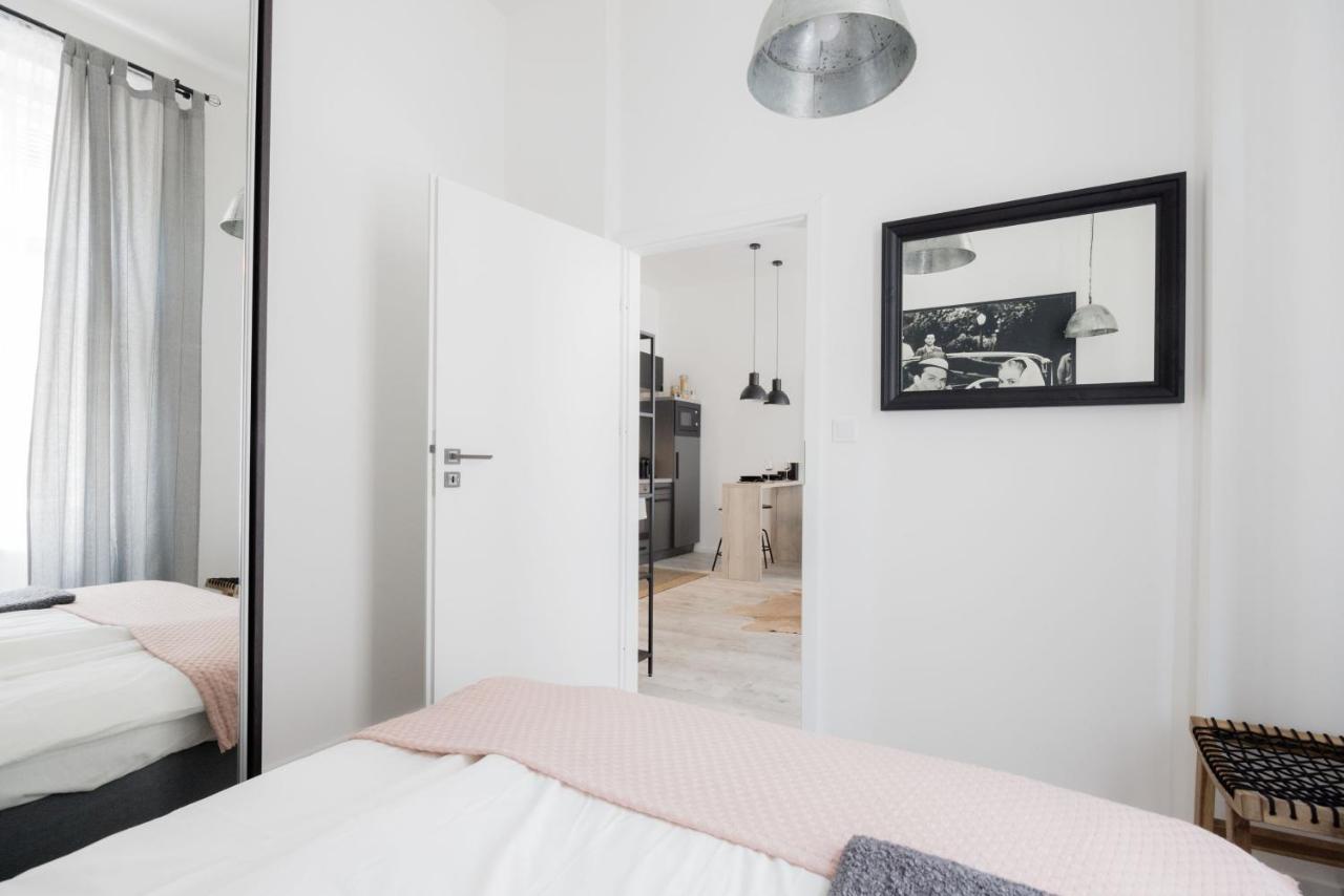 Two-Bedroom Apartment Next To Music Academy Budapest Exterior foto